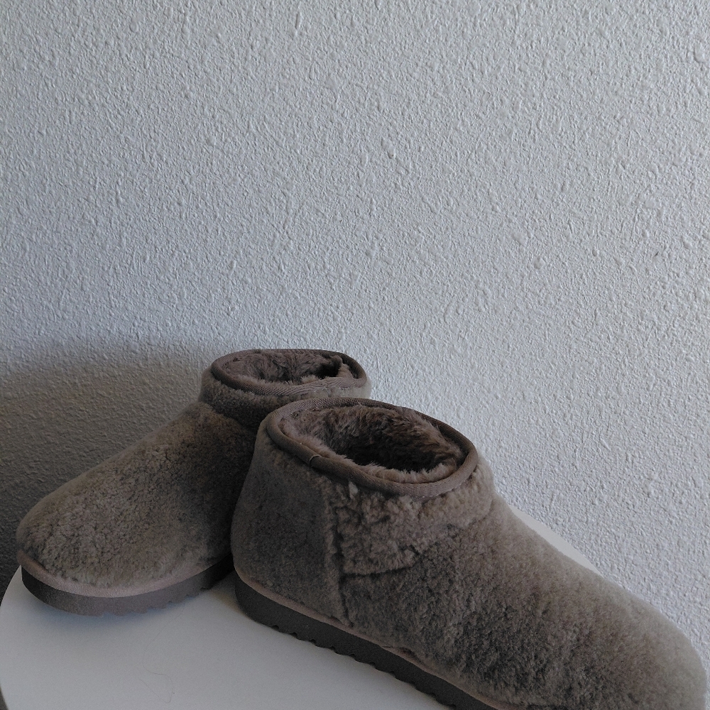 NWOB Steve Madden Cabin Taup Real Fur Upper Faux Fur Lining Booties - Picture 3 of 15
